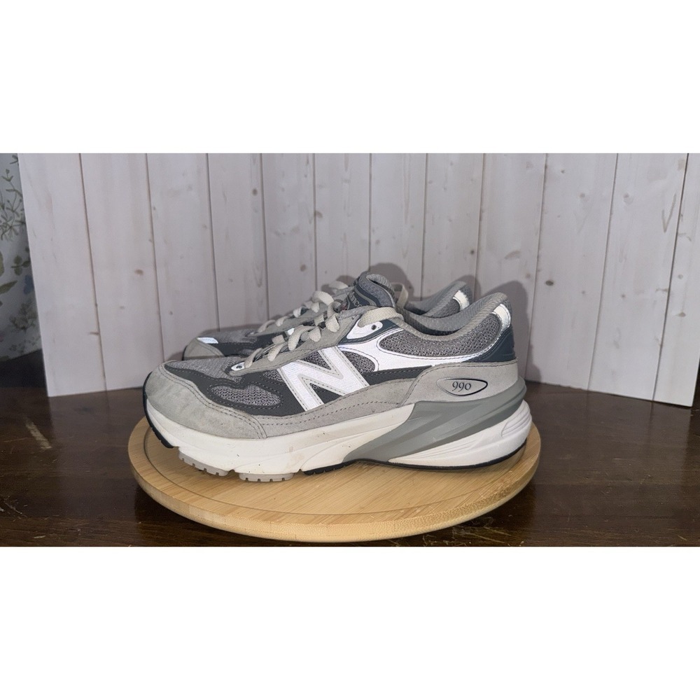New Balance 990 V6 Gray Suede Men's Size 5 Running Walking Casual